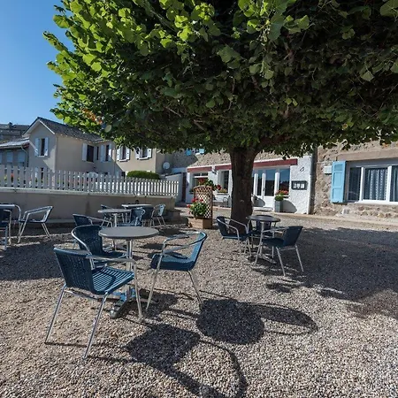 Hotel De La 3*