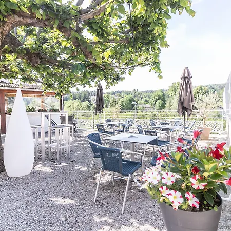 Hotel De La 3*