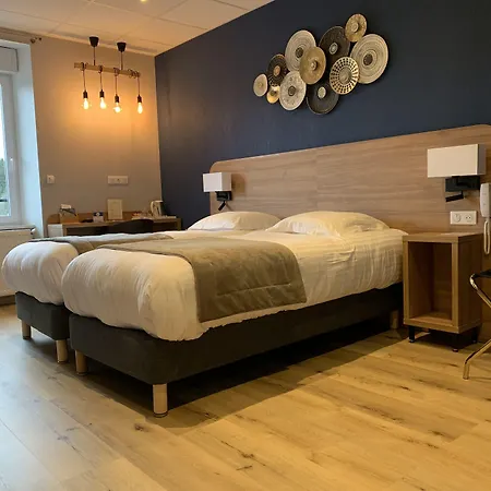 Hotel De La 3*