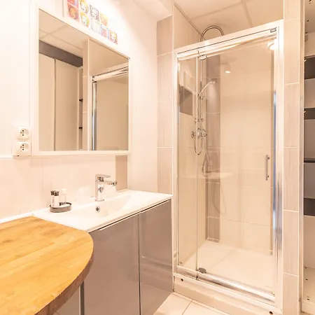 ホテル De La ル・シャンボン・シュル・リニョン