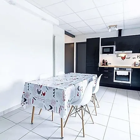 Hotel De La 3*
